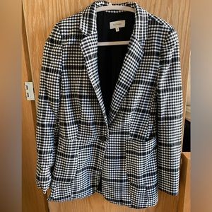 Houndstooth plaid black & white blazer from Bohme!!🖤🤍